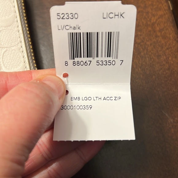 Coach Embossed Logo Leather Accordion Wallet - Picture 3 of 4